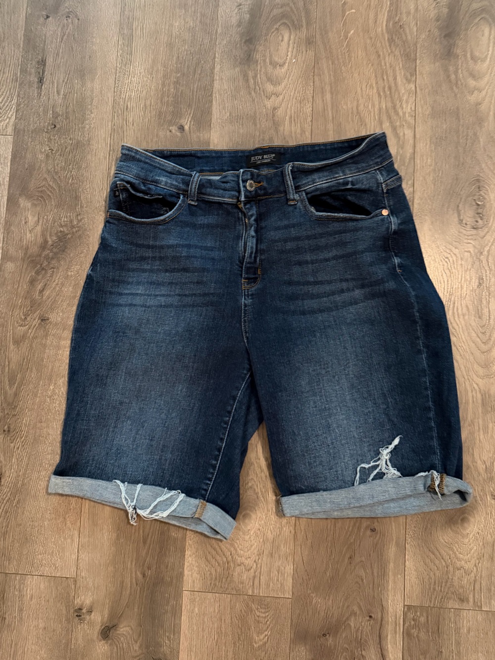 Judy Blue Dark Wash Bermuda Denim Shorts 1XL Distressed Cuffed Stretch